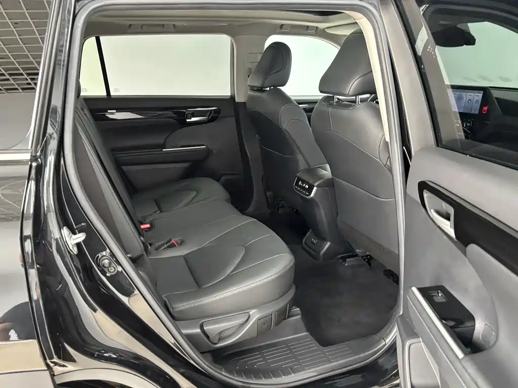 Toyota Highlander — миниатюра 26