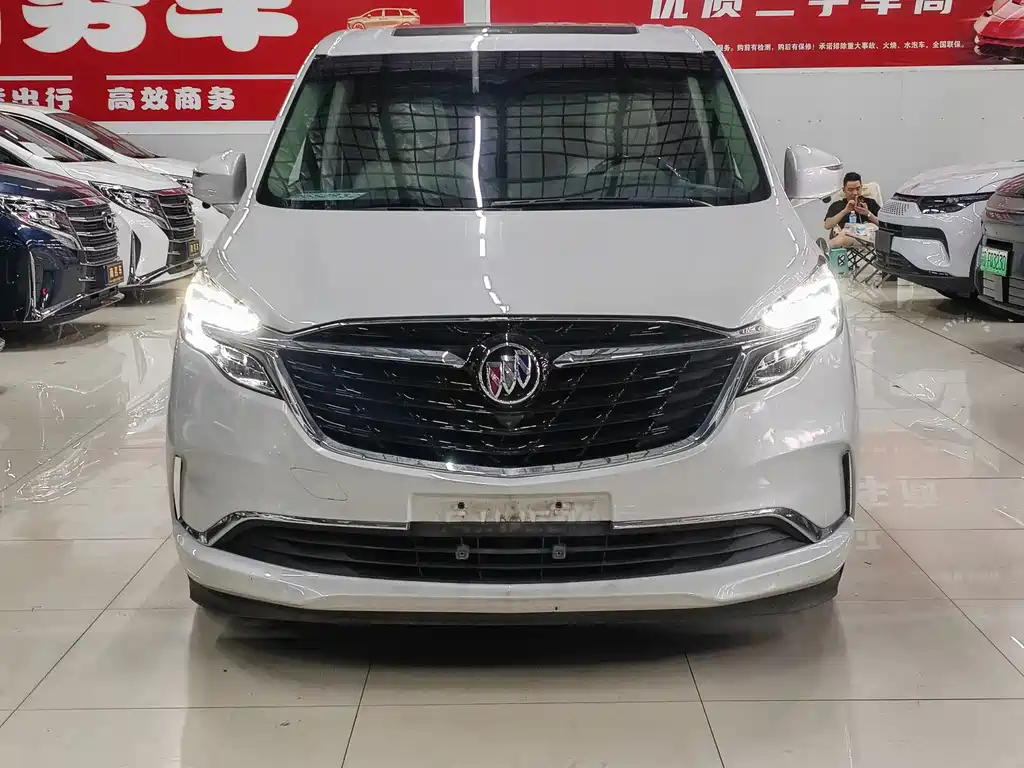 Buick GL8 — миниатюра 2