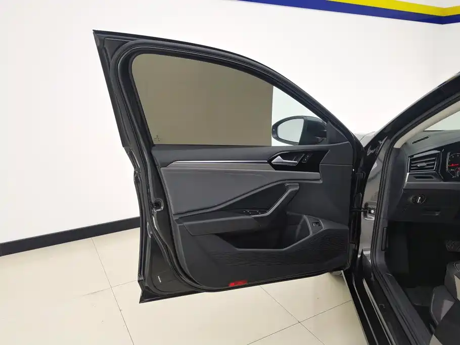 Volkswagen Sagitar — миниатюра 7