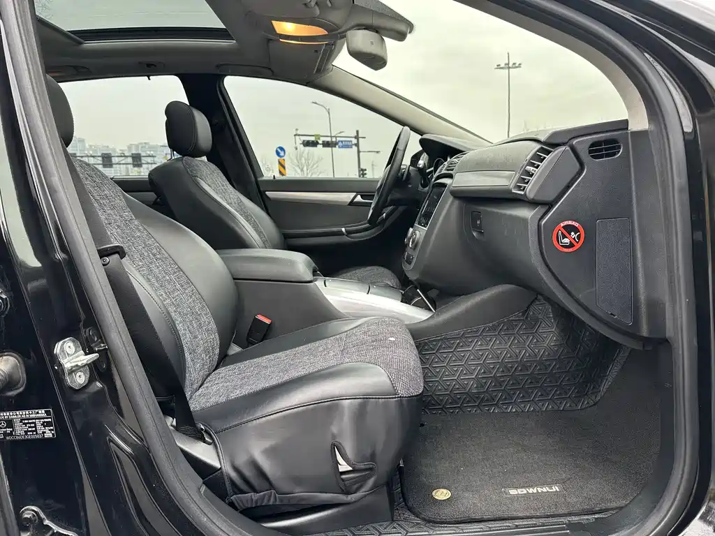 MERCEDES-BENZ R CLASS