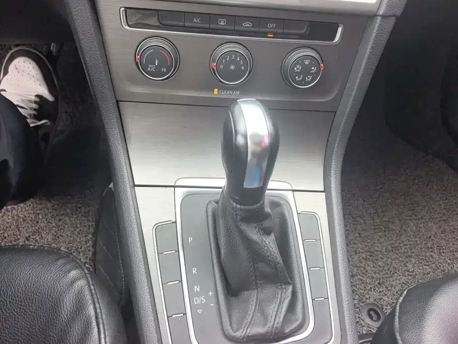 Volkswagen Golf — миниатюра 16