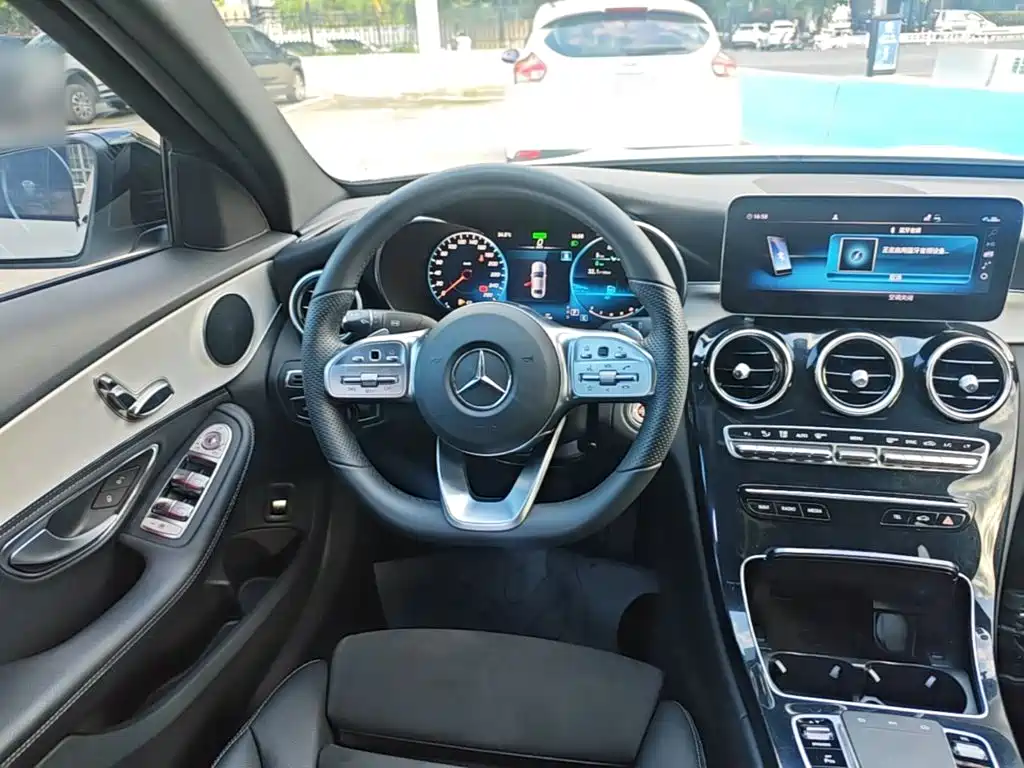 Mercedes-Benz C-Class — миниатюра 11