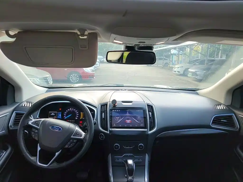 Ford Edge — миниатюра 10