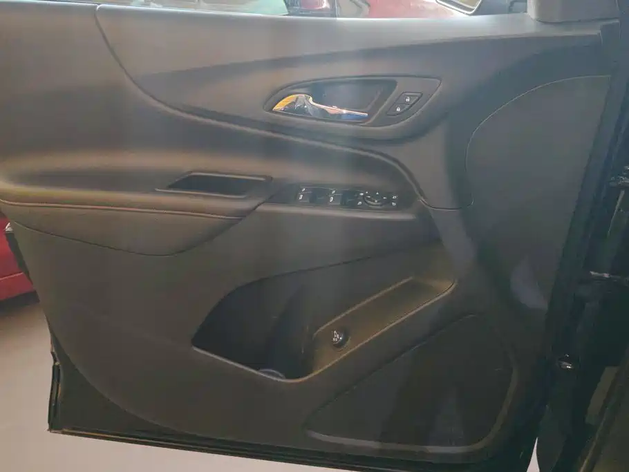 Chevrolet Equinox — миниатюра 7