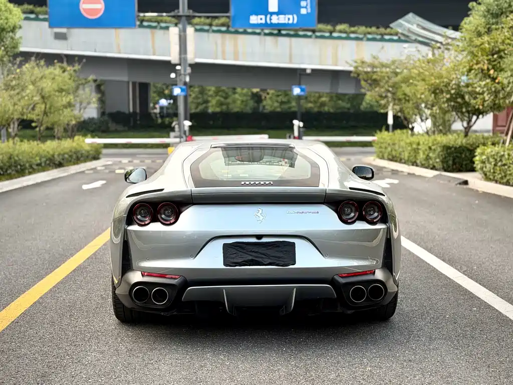 Ferrari 812 — миниатюра 6