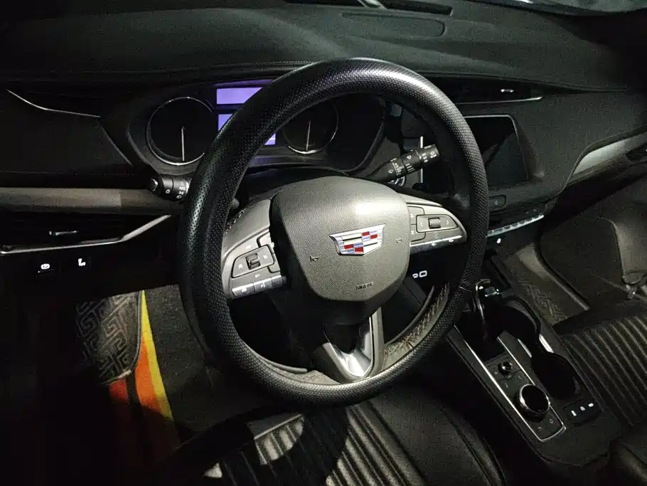 Cadillac XT4 — миниатюра 12