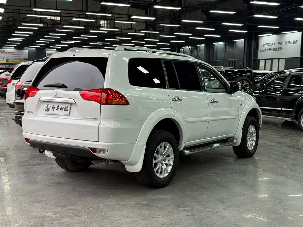 MITSUBISHI PAJERO JINCHANG