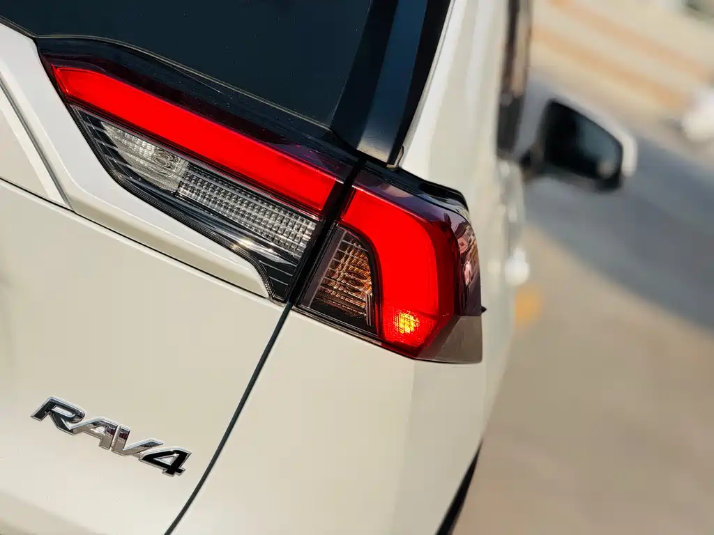 TOYOTA RAV4 RONGFANG