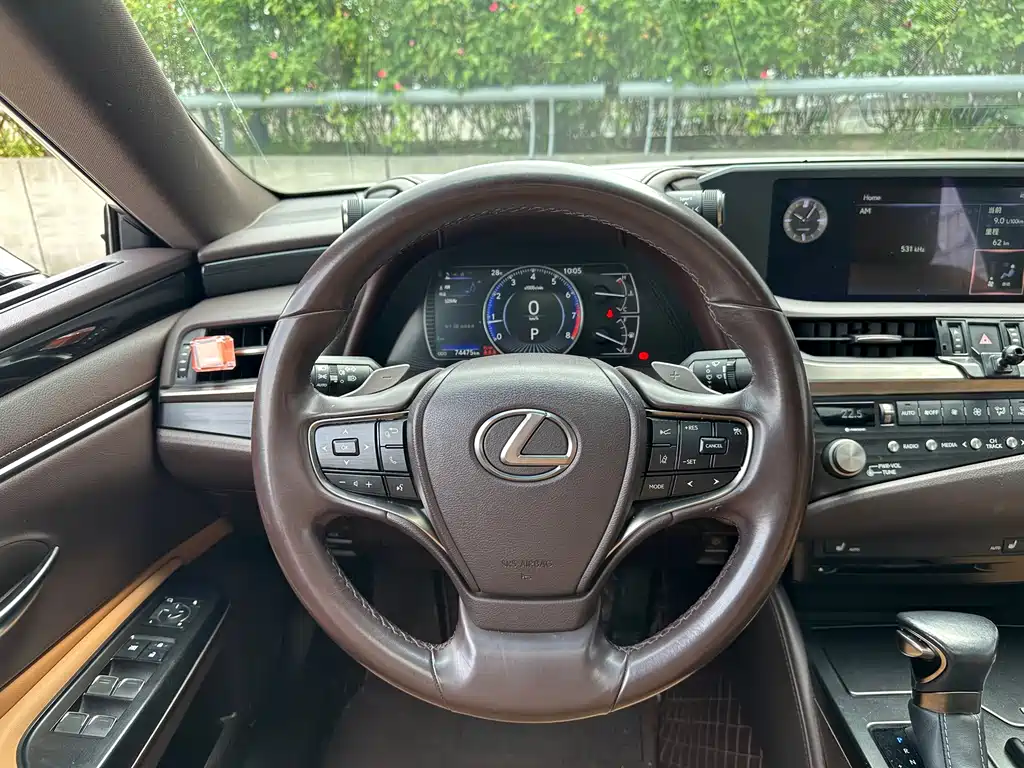 Lexus ES — миниатюра 11