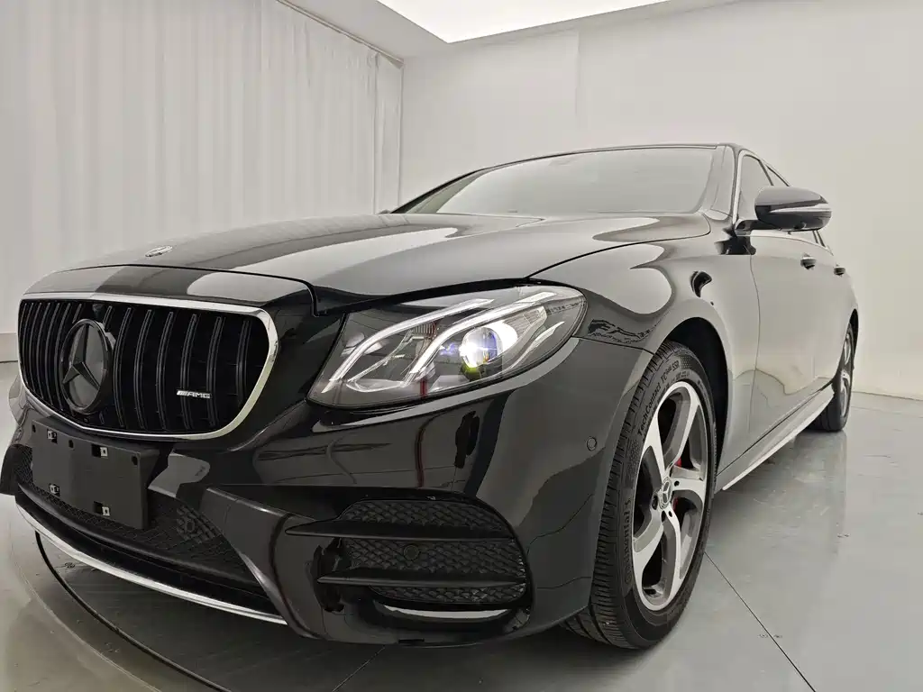 Mercedes-Benz E-Class — миниатюра 2