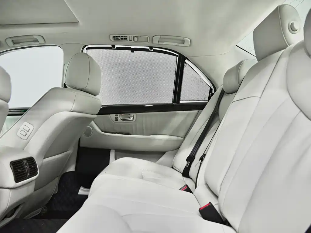 Lexus LS — миниатюра 5