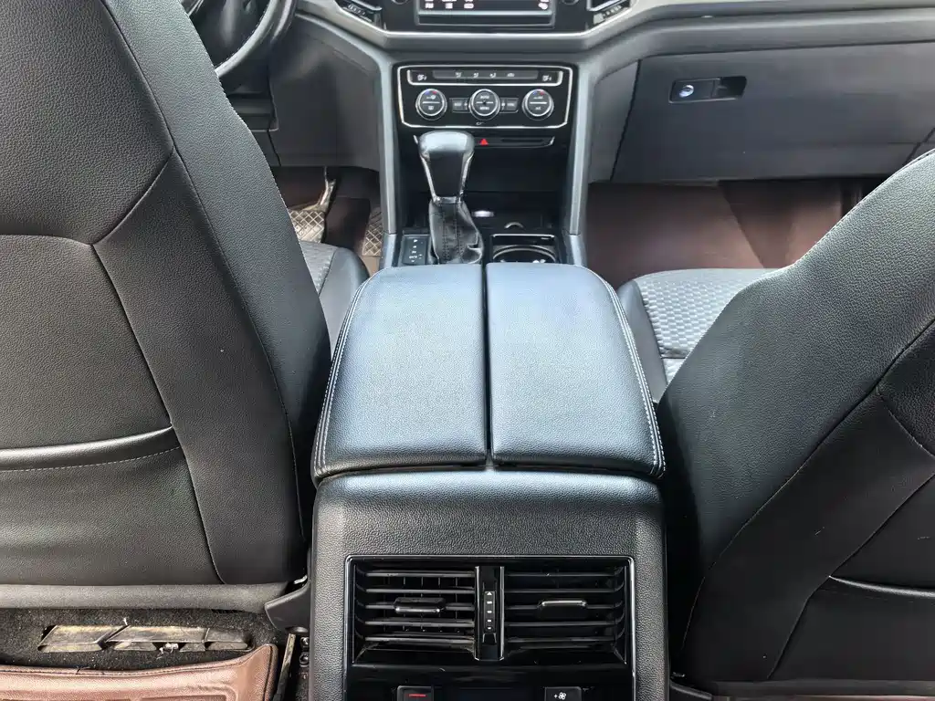 Volkswagen Teramont — миниатюра 8