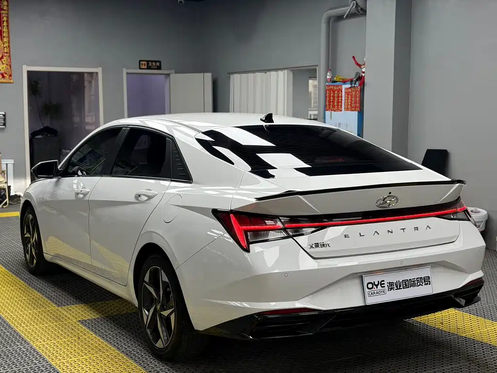Hyundai Elantra — миниатюра 4
