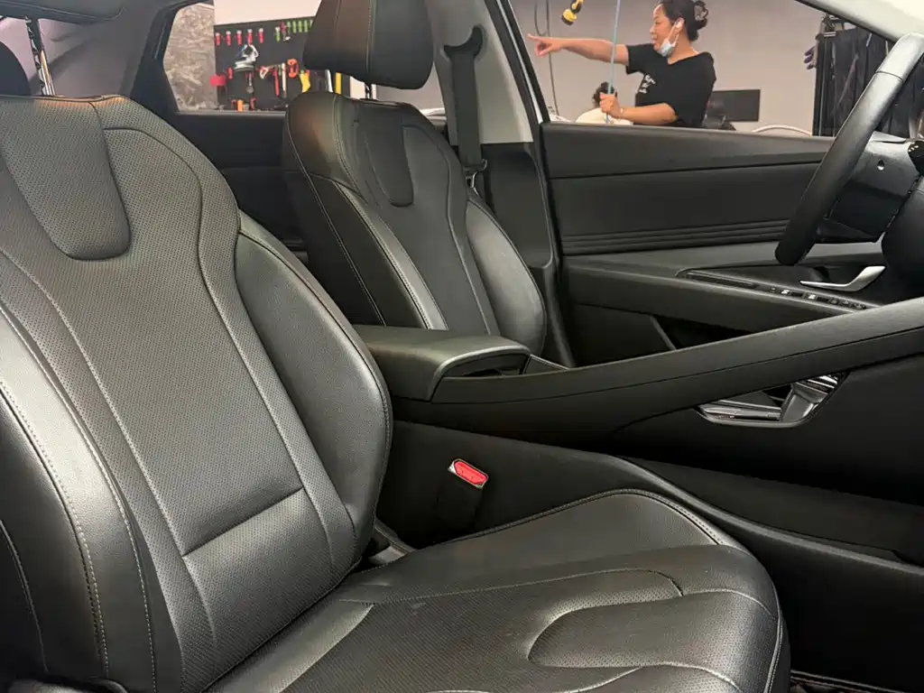 Hyundai Elantra — миниатюра 11
