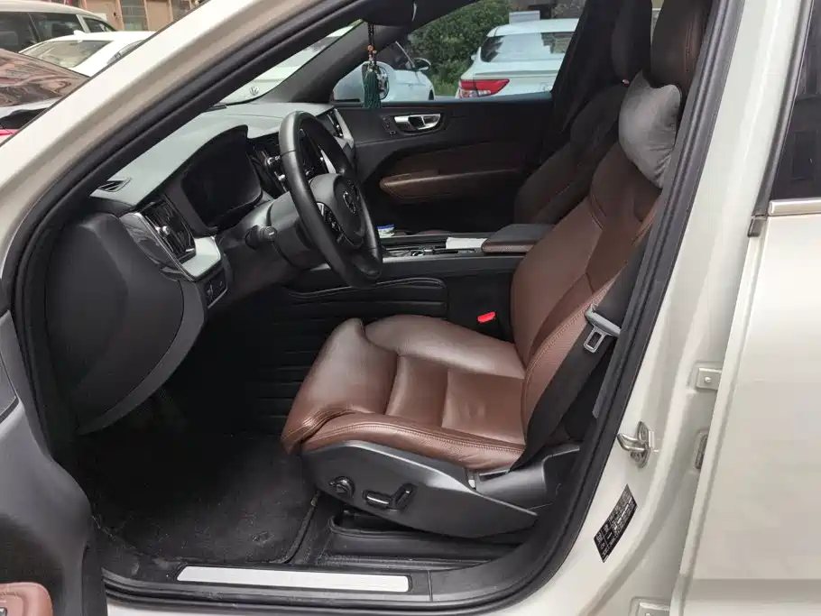 Volvo XC60 — миниатюра 9