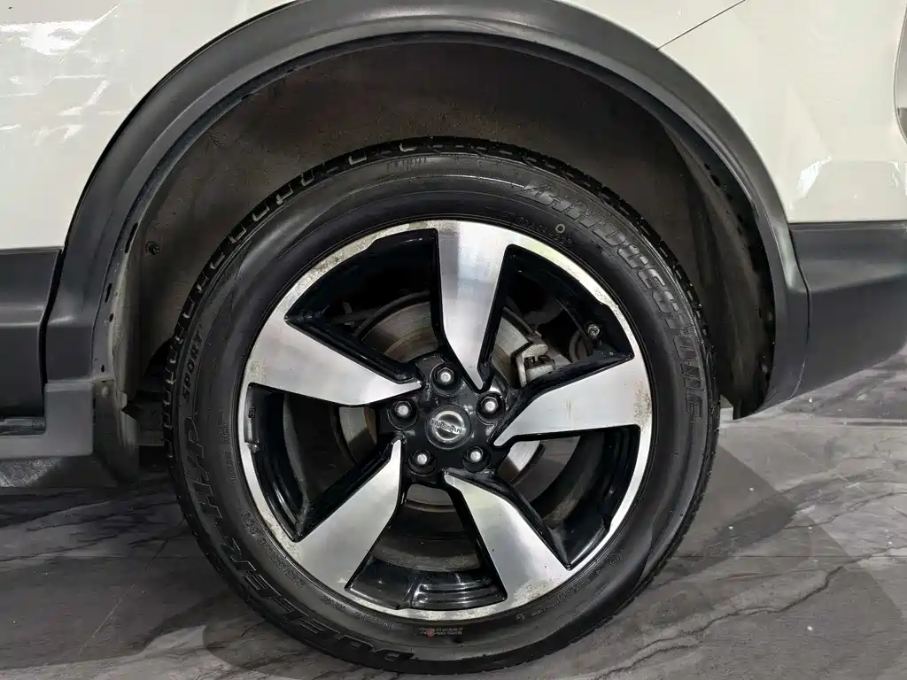 Nissan Qashqai 2016 2.0L CVT Luxury