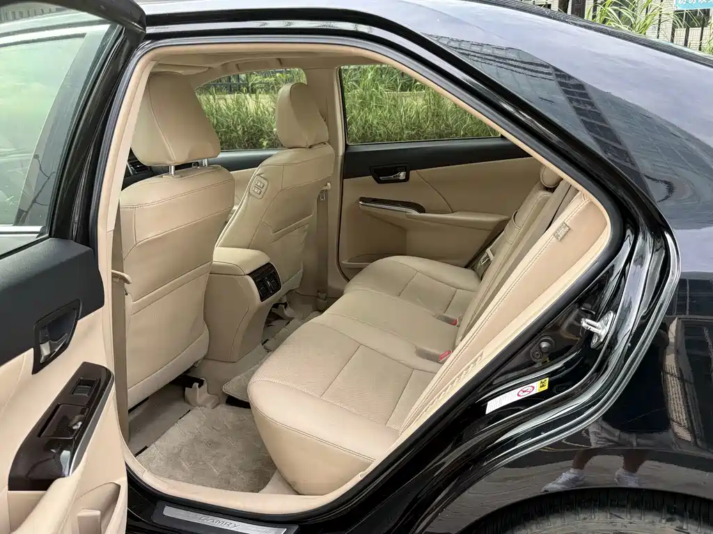 Toyota Camry — миниатюра 11