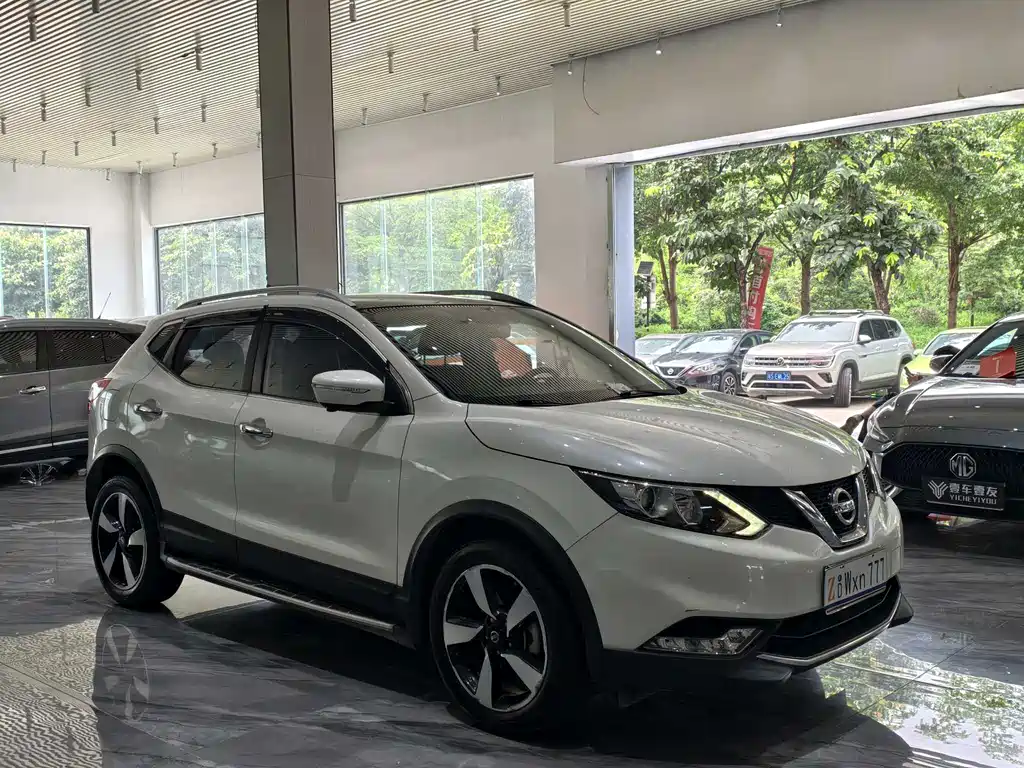 Nissan Qashqai 2016 2.0L CVT Luxury