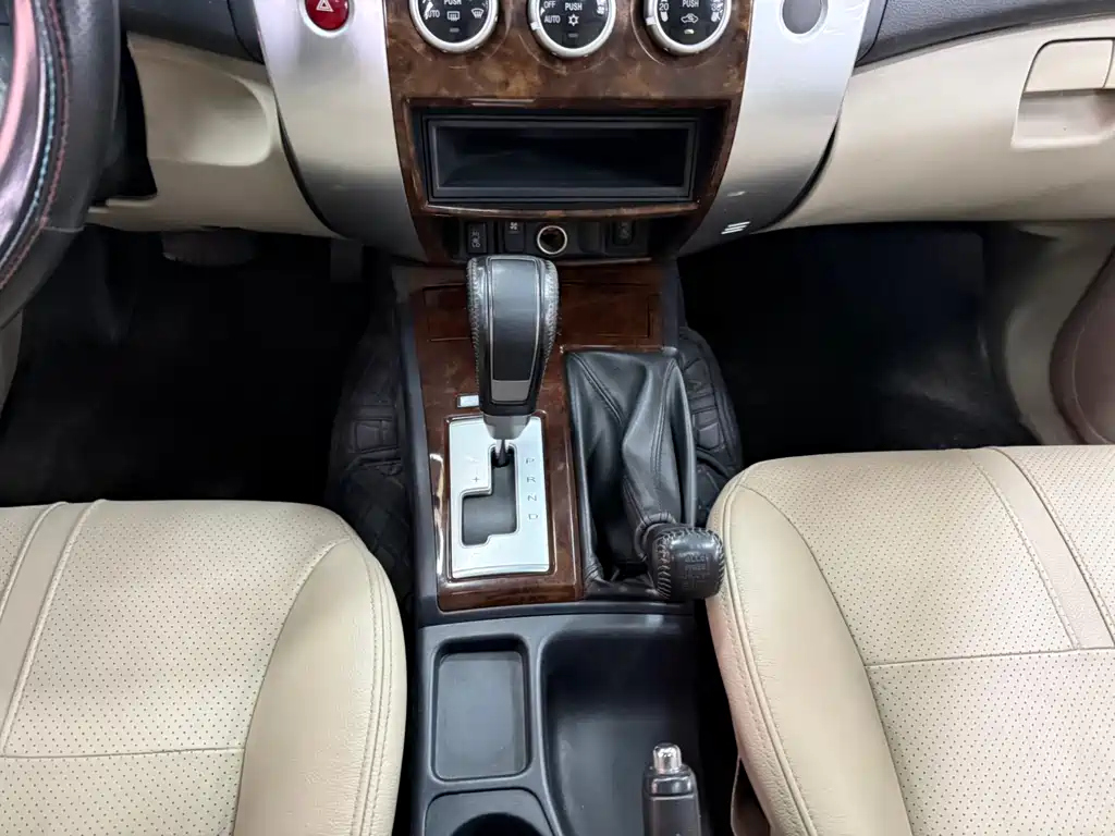 MITSUBISHI PAJERO JINCHANG