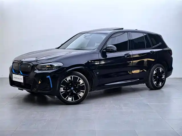 BMW IX3 2023