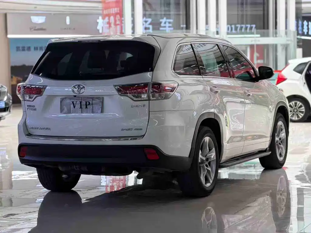 Toyota Highlander — миниатюра 9