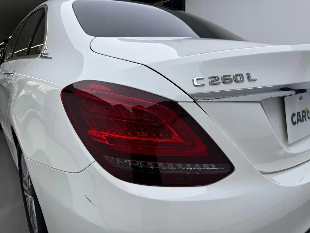 Mercedes-Benz C-Class — миниатюра 6
