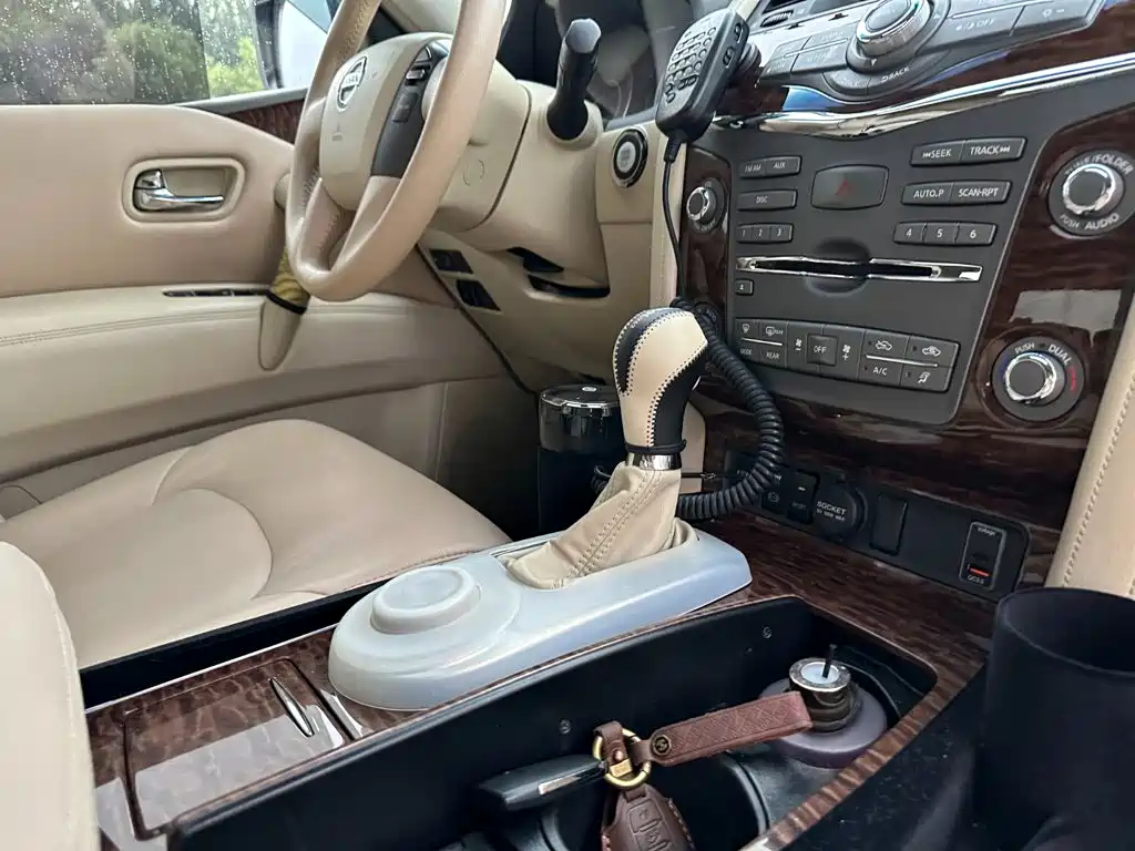 Nissan Patrol — миниатюра 17