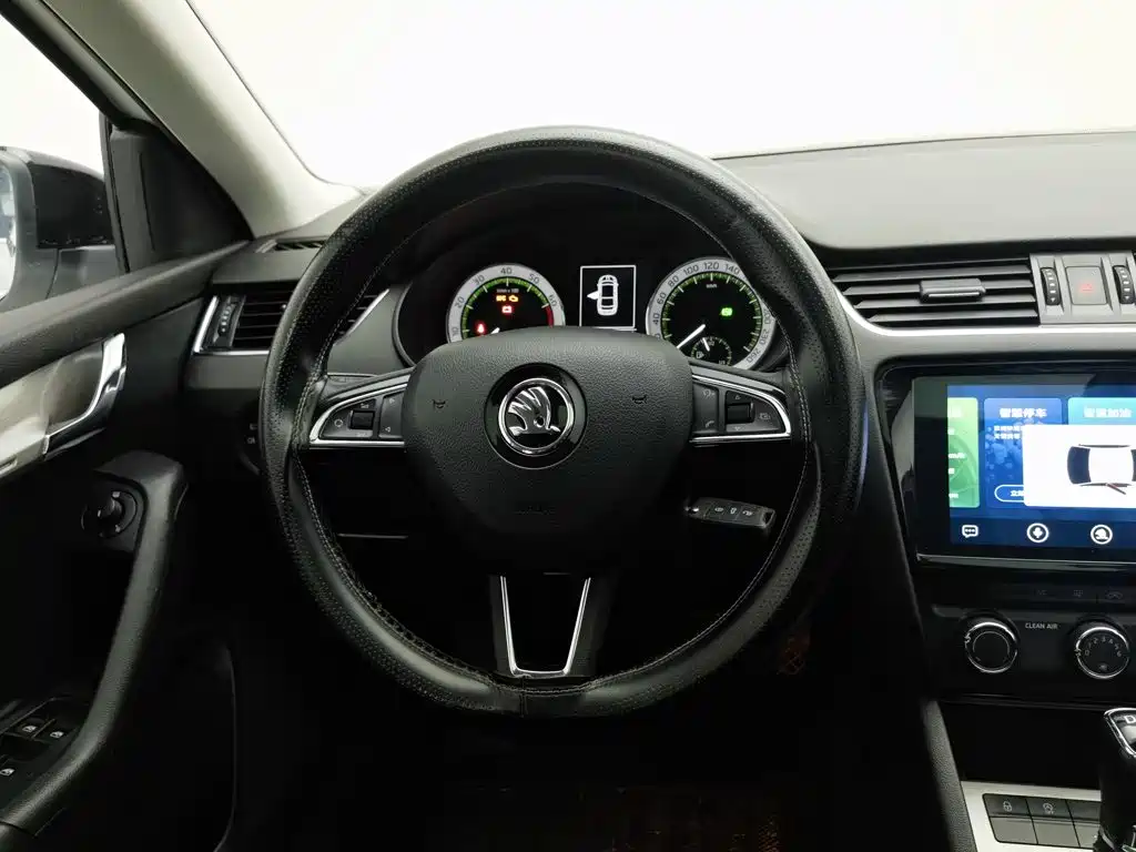 Skoda Octavia — миниатюра 11