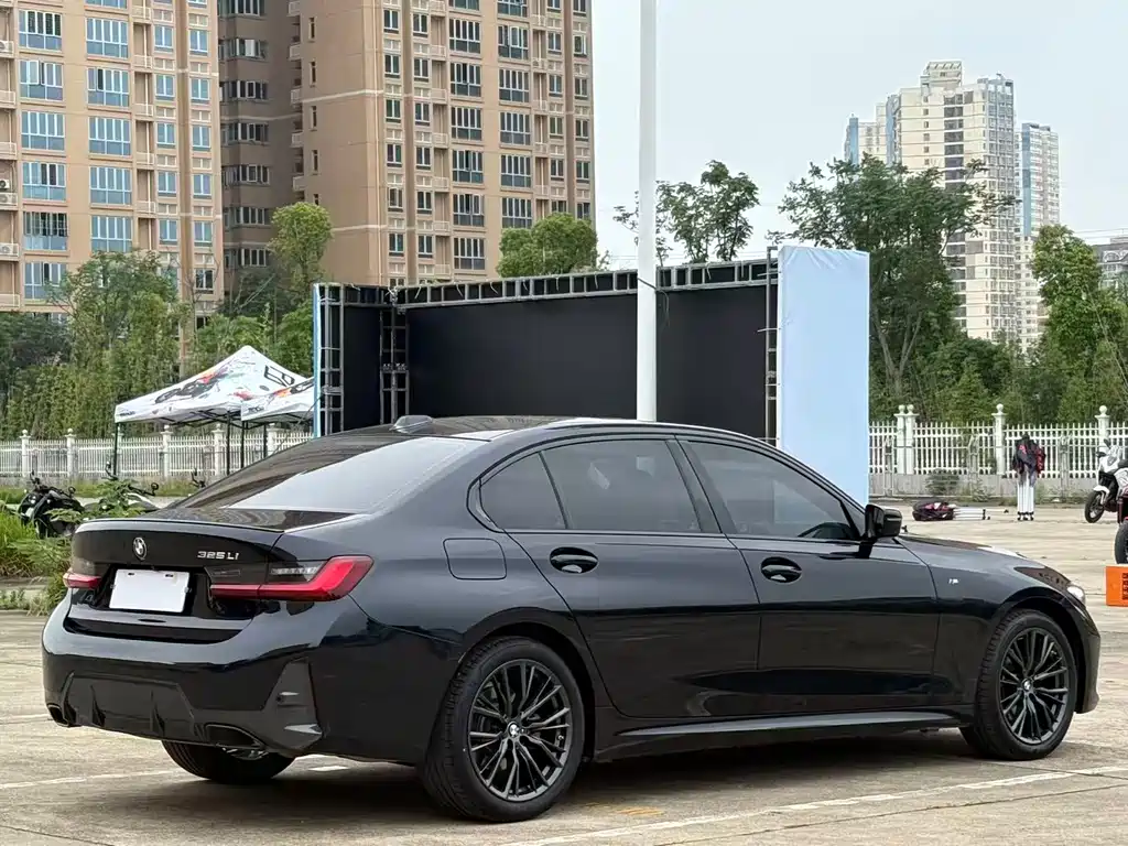 BMW 3 Series — миниатюра 13