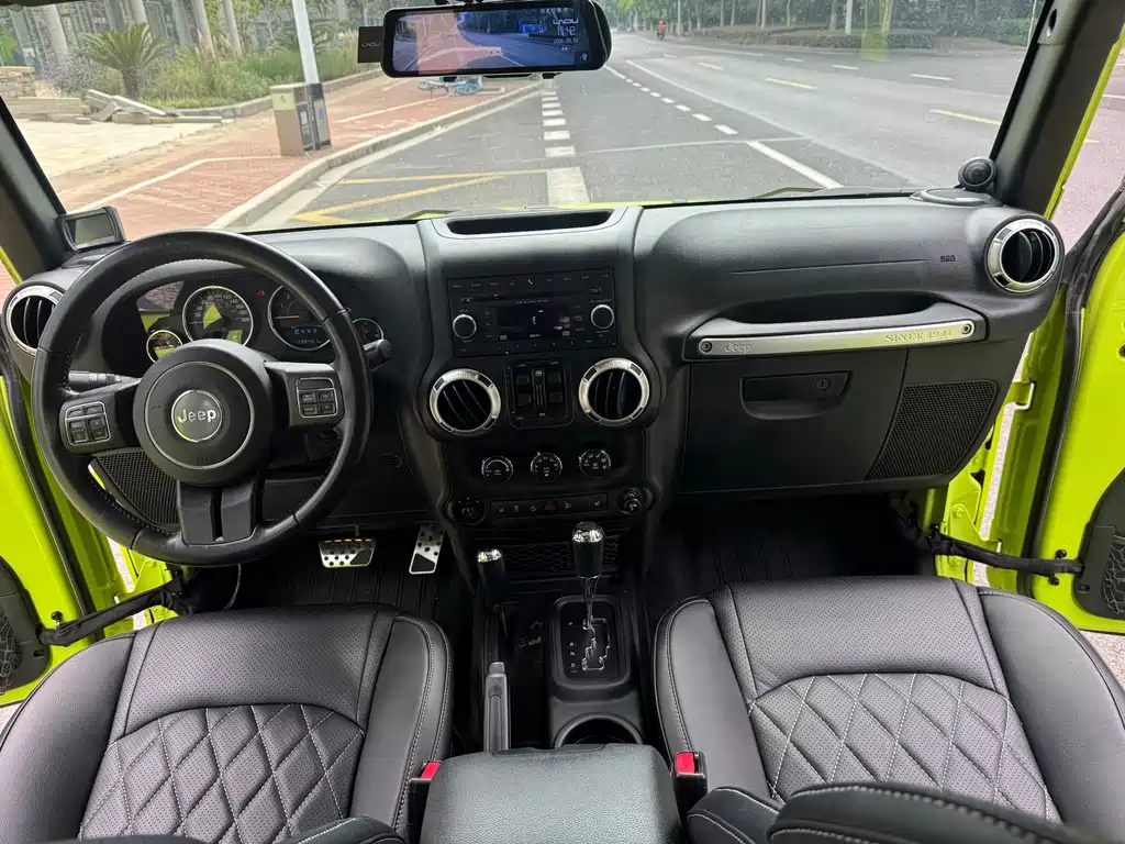 Jeep Wrangler — миниатюра 12