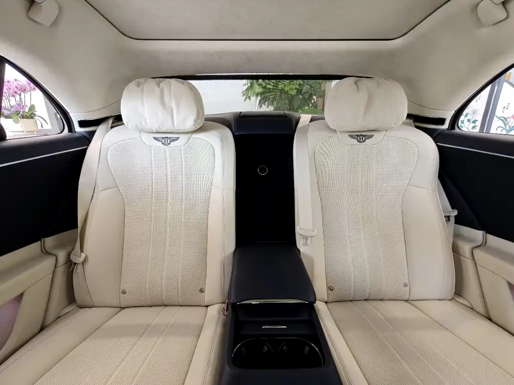 Bentley Flying Spur — миниатюра 9