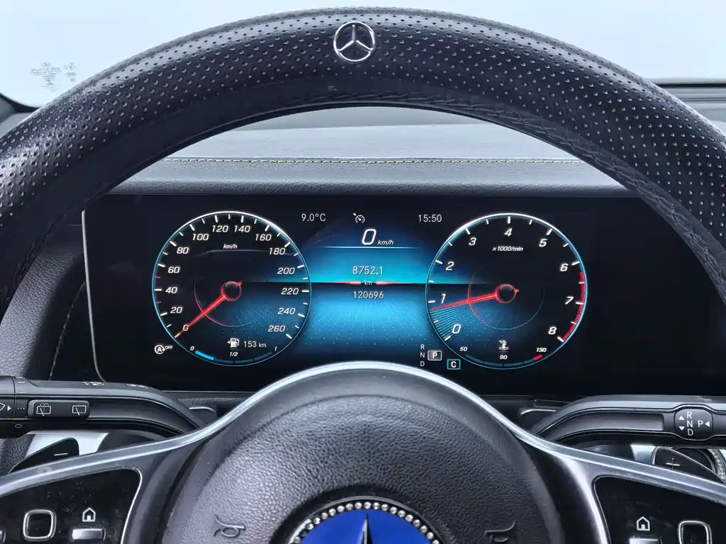 MERCEDES-BENZ GLB