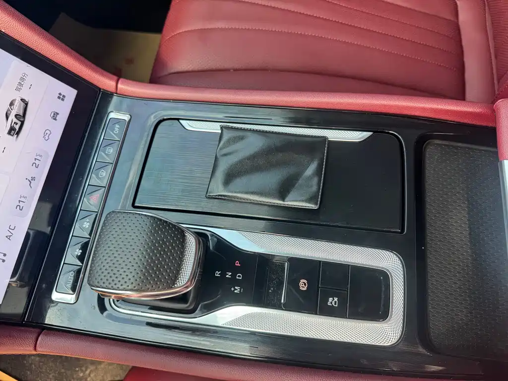 Hongqi Hongqi H5 — миниатюра 7