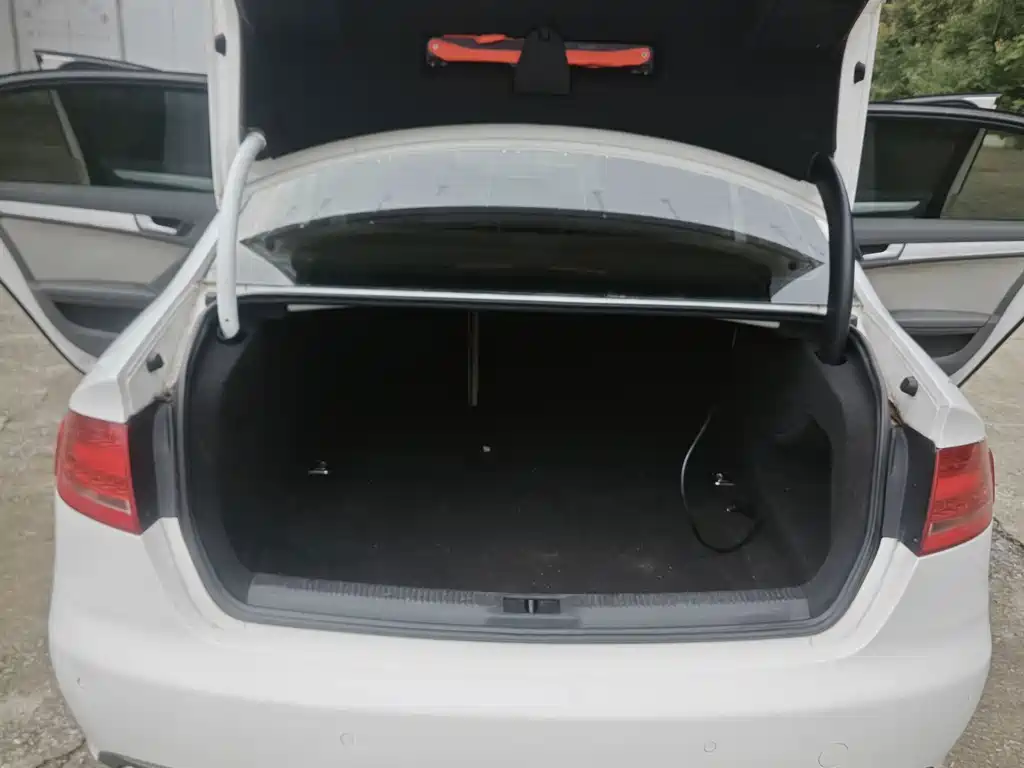 Audi A4L — миниатюра 12