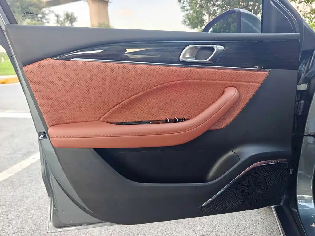Geely Emgrand — миниатюра 11