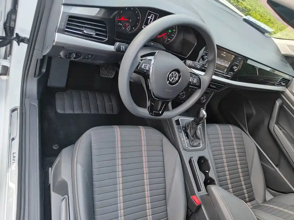 Volkswagen Lavida — миниатюра 13