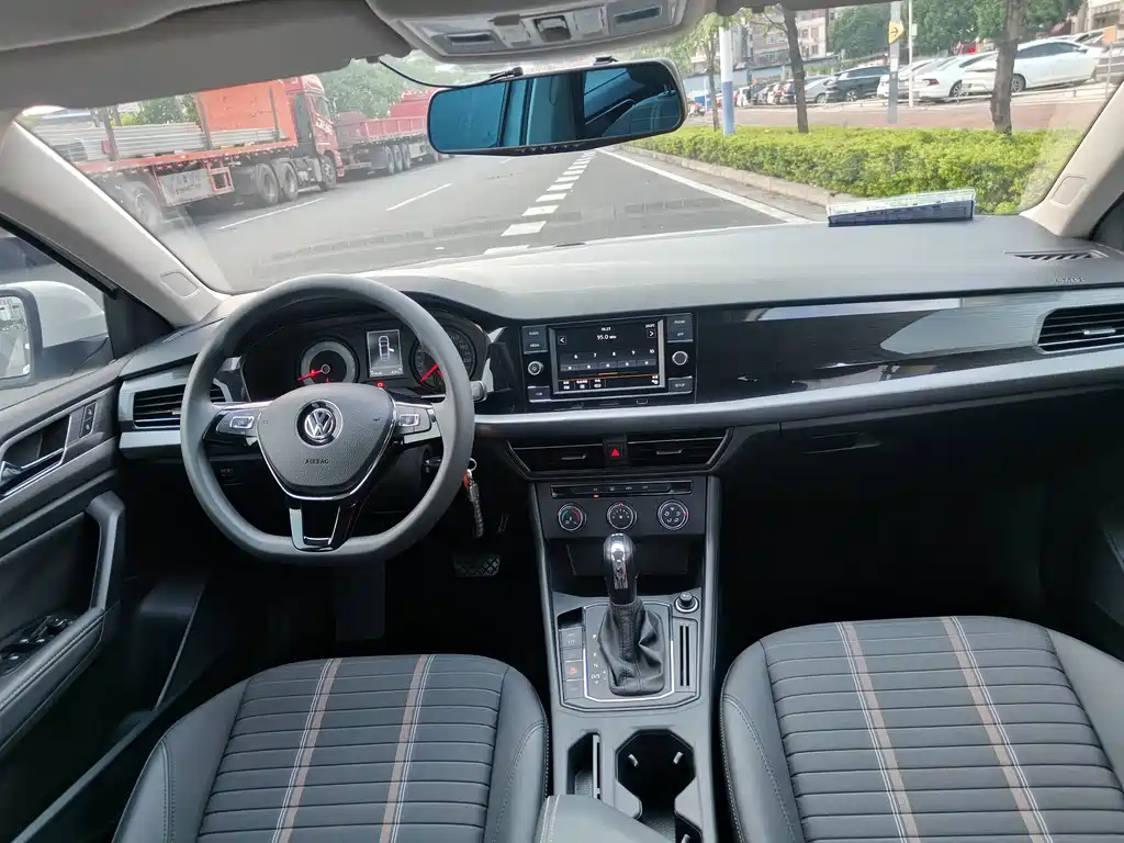 Volkswagen Lavida — миниатюра 9