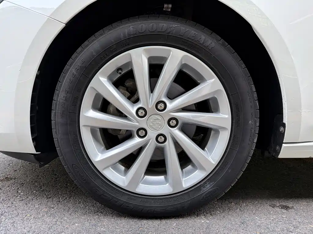 Buick Verano — миниатюра 20