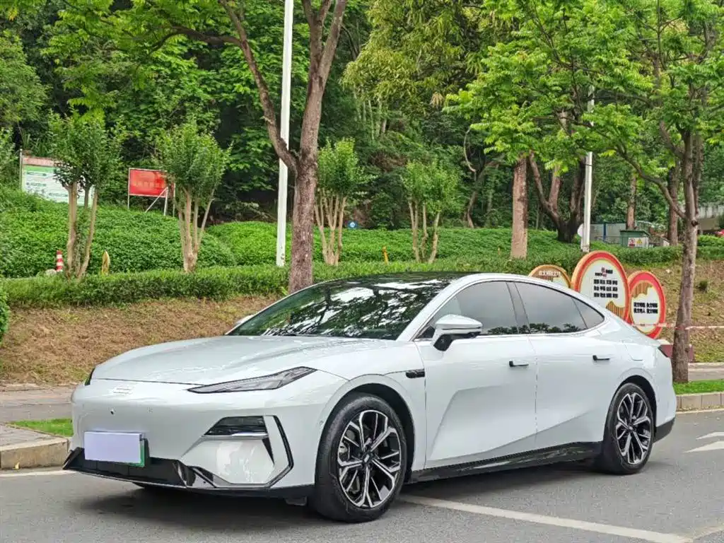 Geely Galaxy E8