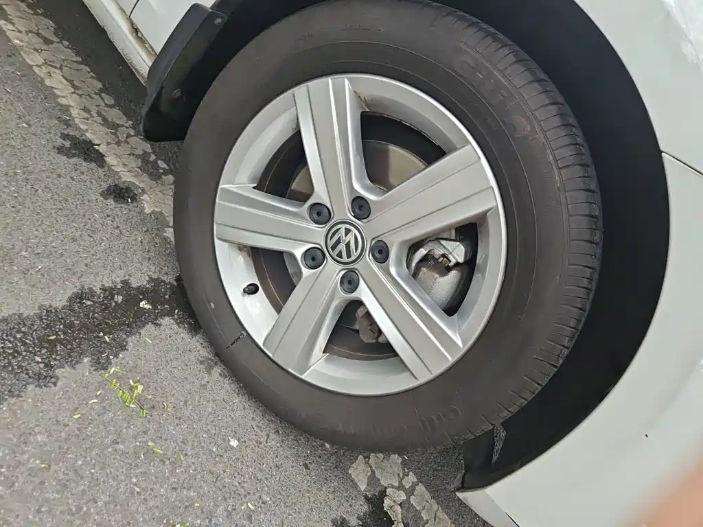 Volkswagen Golf — миниатюра 24