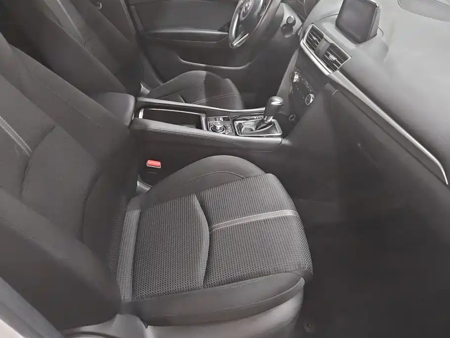 Mazda 3 Axela — миниатюра 8