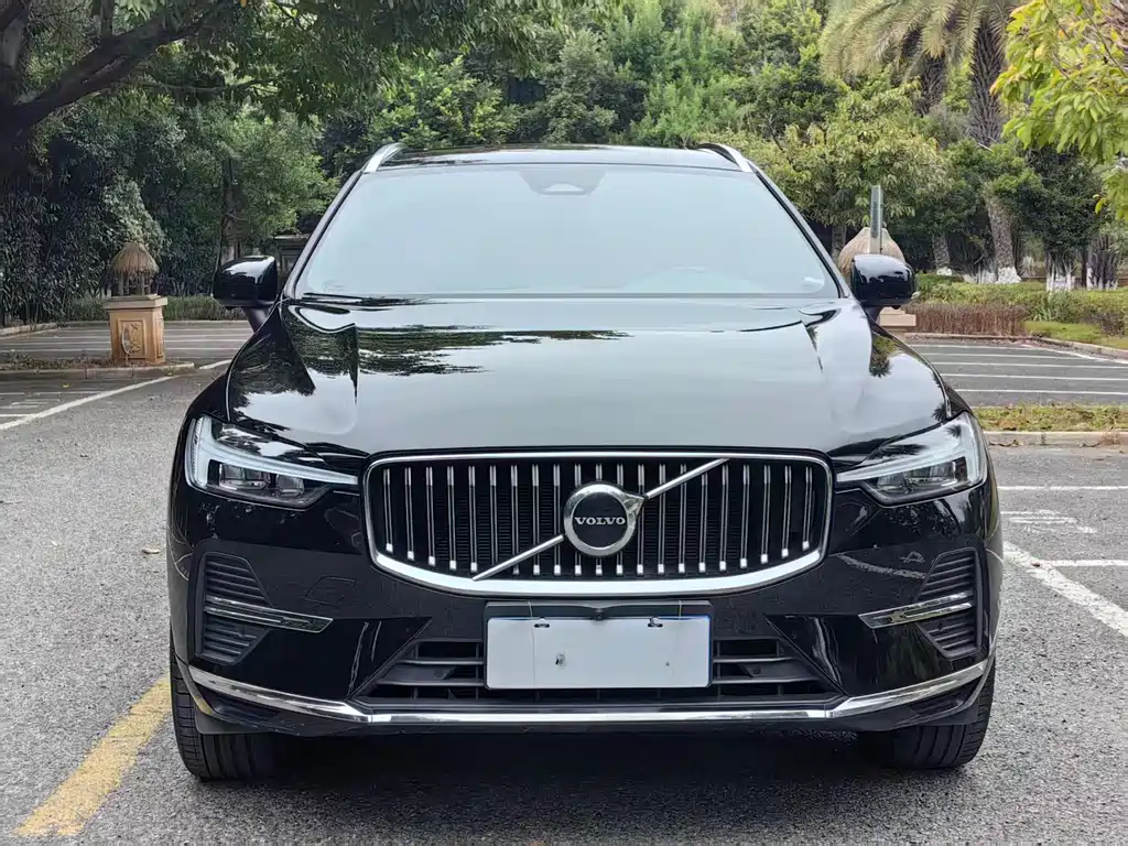 Volvo XC60 2024 B5 Luxury