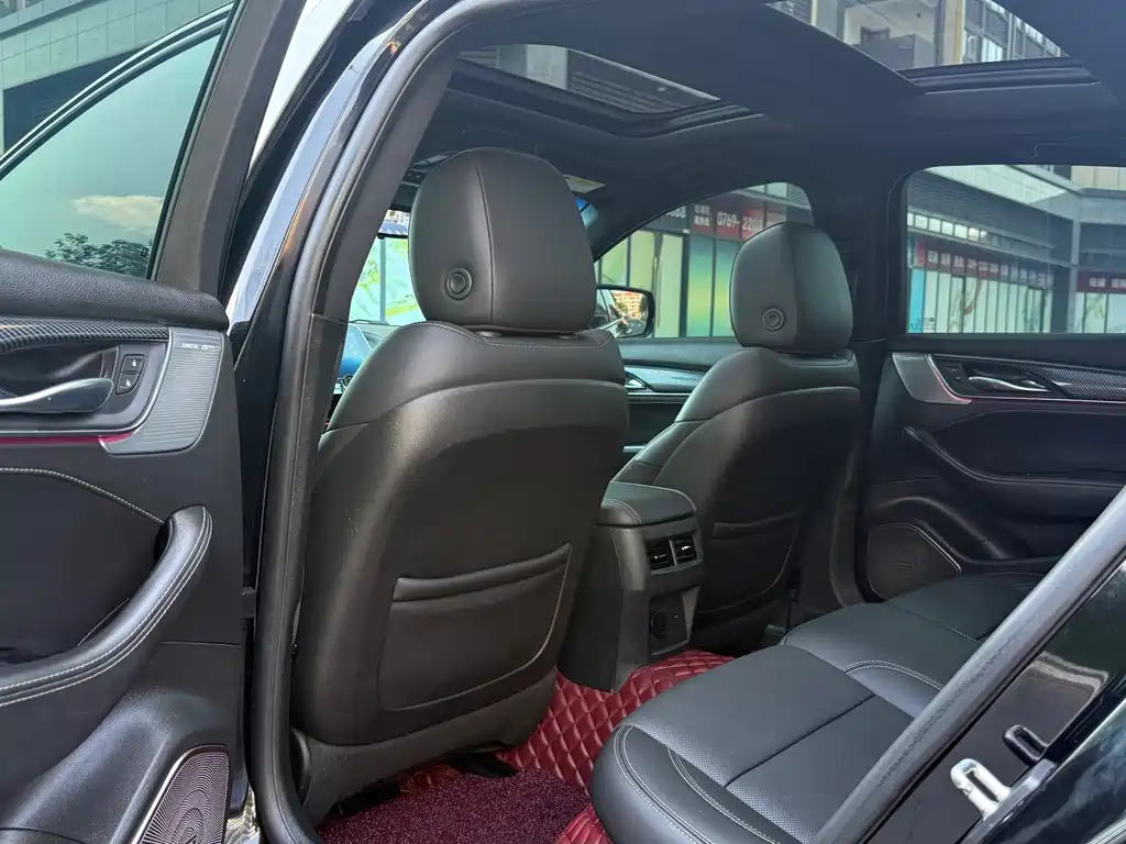 Cadillac CT5 — миниатюра 8