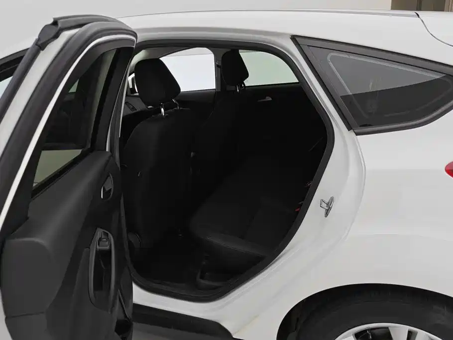 Ford Focus — миниатюра 11
