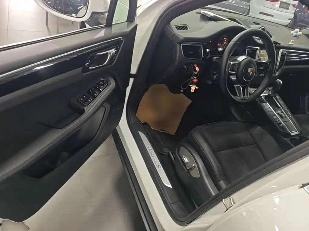 Porsche Macan — миниатюра 16