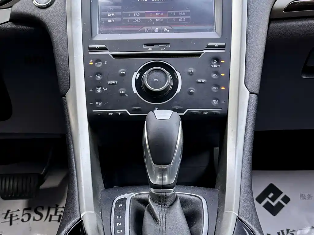 Ford Mondeo — миниатюра 8