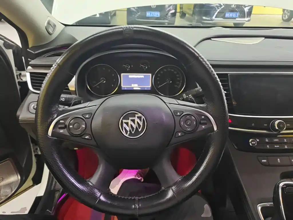 Buick LaCrosse — миниатюра 11