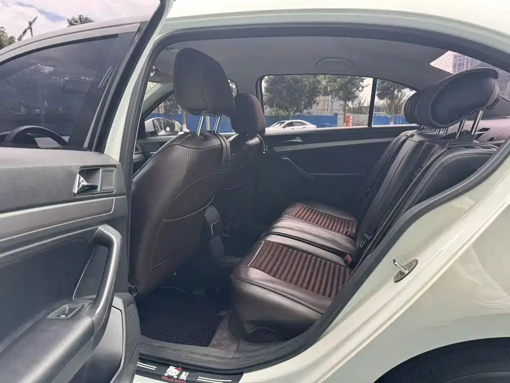 Volkswagen Lavida — миниатюра 10
