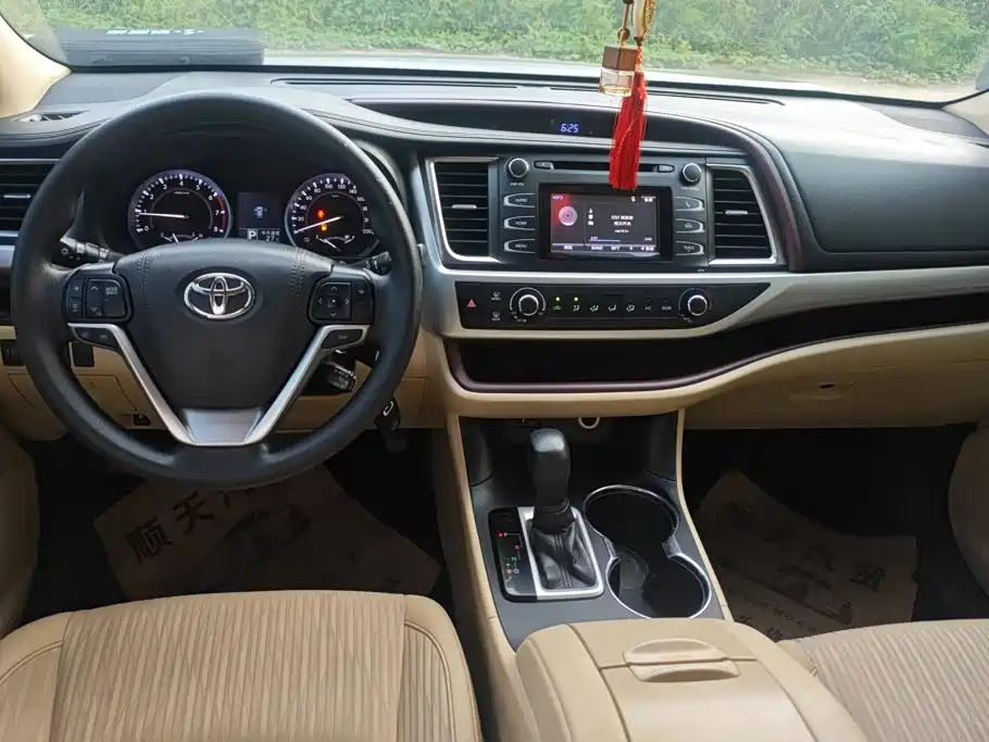 Toyota Highlander — миниатюра 12