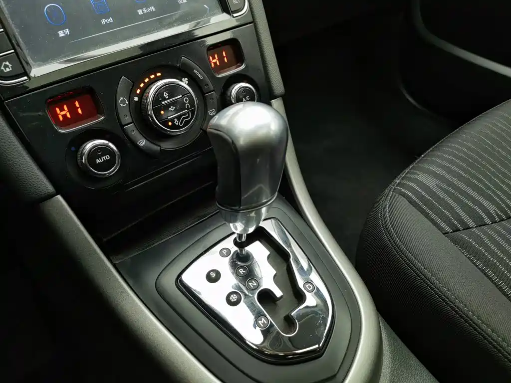 Peugeot 408 — миниатюра 13